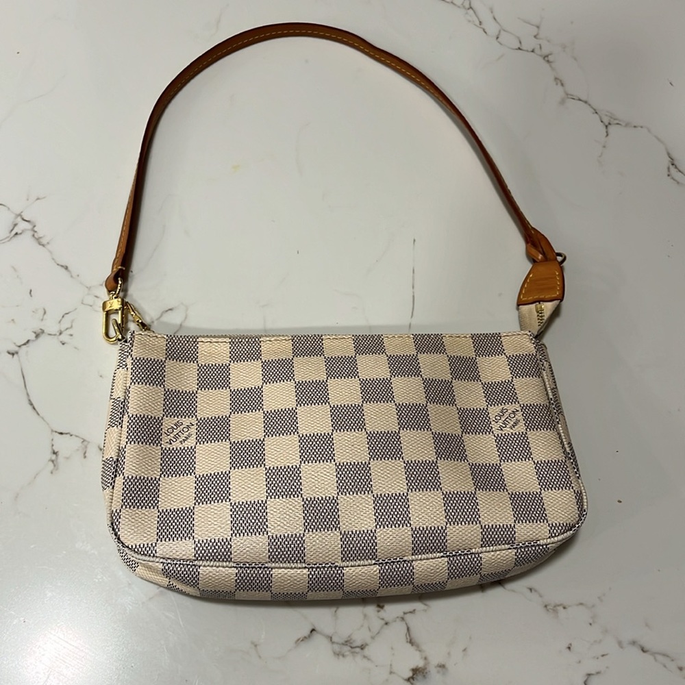 Louis Vuitton Damier Azur - Picture 2 of 7